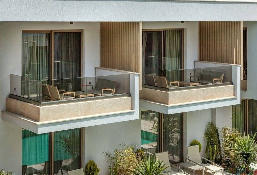 استودیوی لوکس, Pefki Deluxe Residences