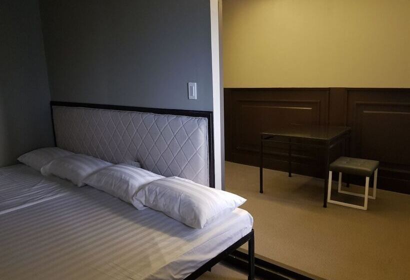 اتاق خانوادگی, Snow Angeles