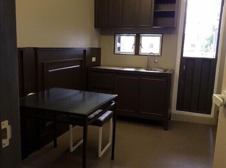 غرفة عائلية, Snow Angeles