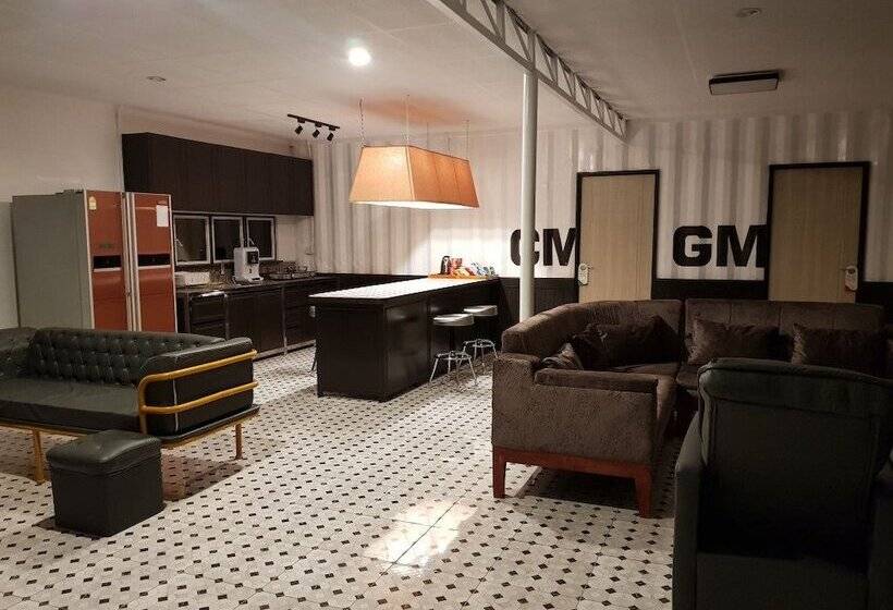 اتاق رویال, Snow Angeles