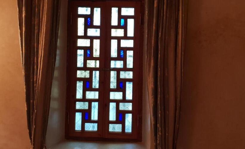 חדר דלוקס, Sultana Larache