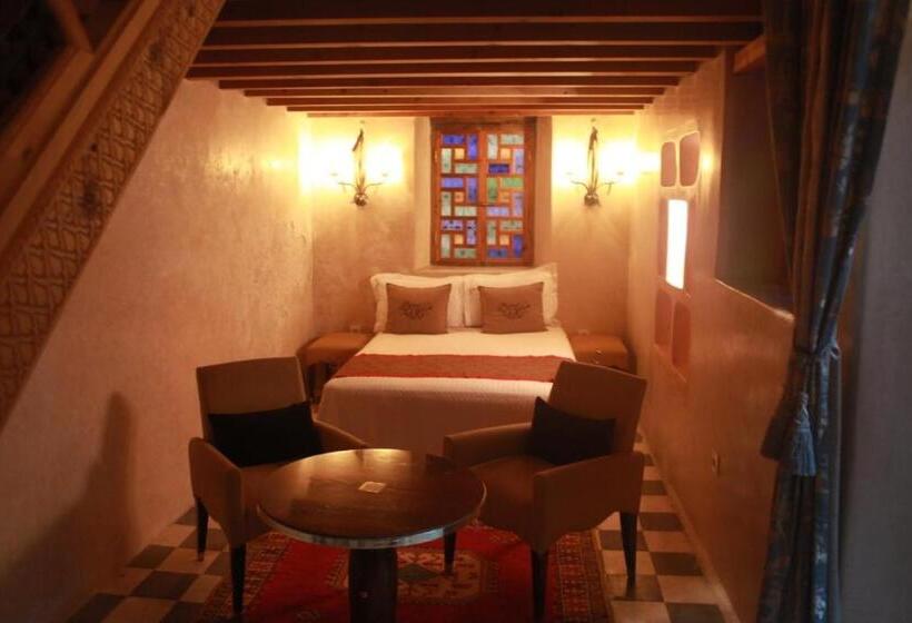 סוויטה משפחתית, Sultana Larache