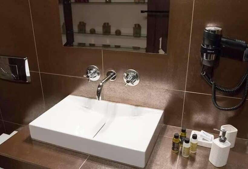 Люкс 3 Спальни, Vintage Suites Trikala