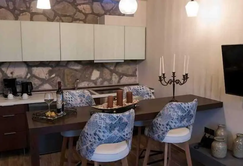 デラックススイート, Vintage Suites Trikala