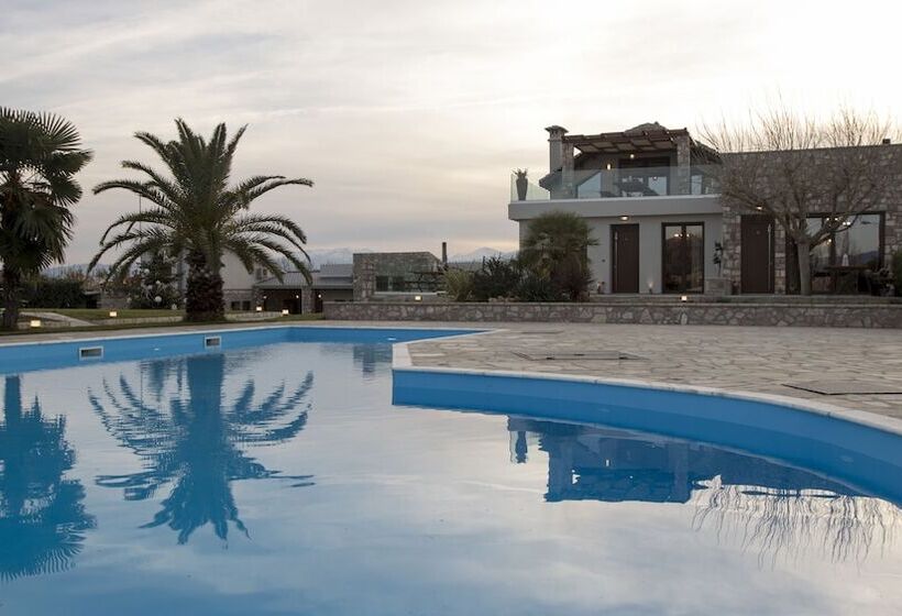 Люкс 3 Спальни, Vintage Suites Trikala