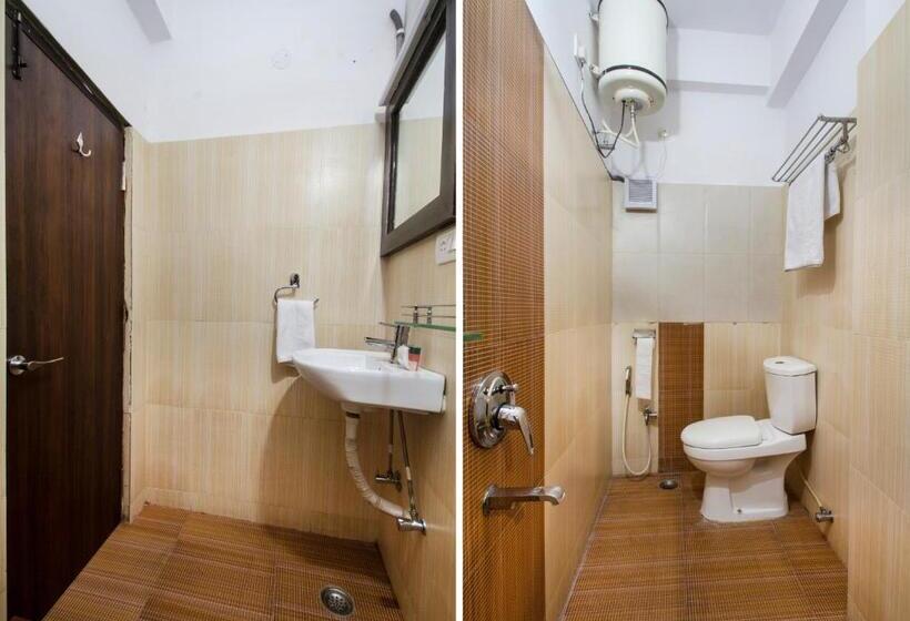 اتاق لوکس سه تخته, Collection O Park Heights Banjara Hills Near Gvk One Mall