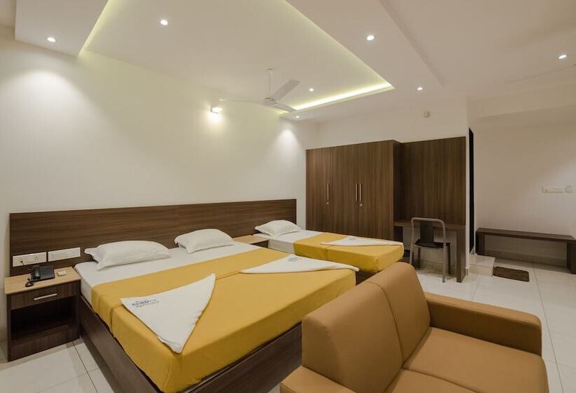 Номер Стандарт Трехместный, Karuna Residency