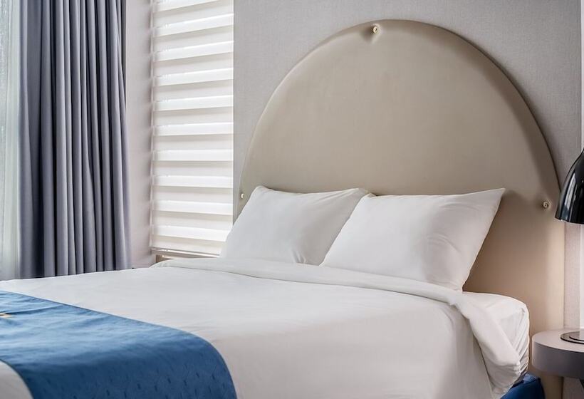 Quarto Superior, Golden Tulip Essential Namgang