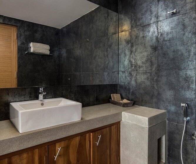 豪华海景房带阳台, Serendivi Resort Villa