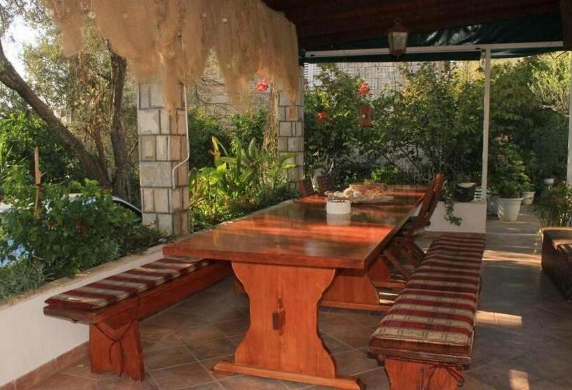 Номер Стандарт Вид на Сад, Villa Ro Ela