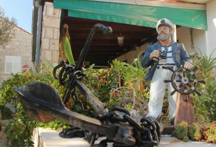 オーシャンビューバルコニー付きワンベッドルームアパートメント, Villa Ro Ela