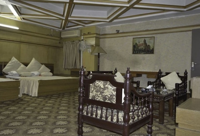 اتاق استاندارد, Sandal Bar