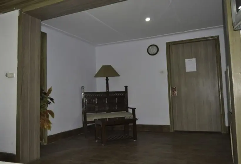 اتاق استاندارد, Sandal Bar
