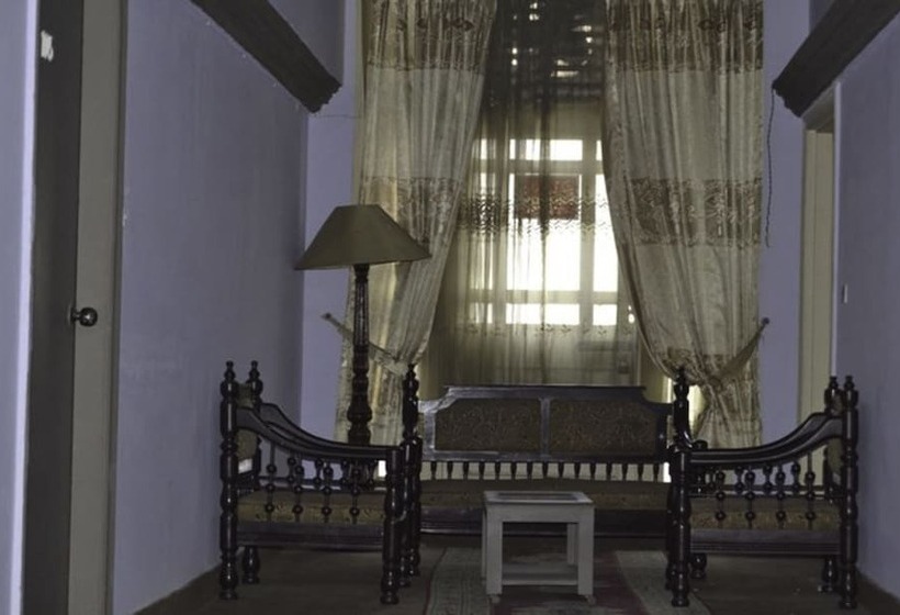 اتاق استاندارد, Sandal Bar