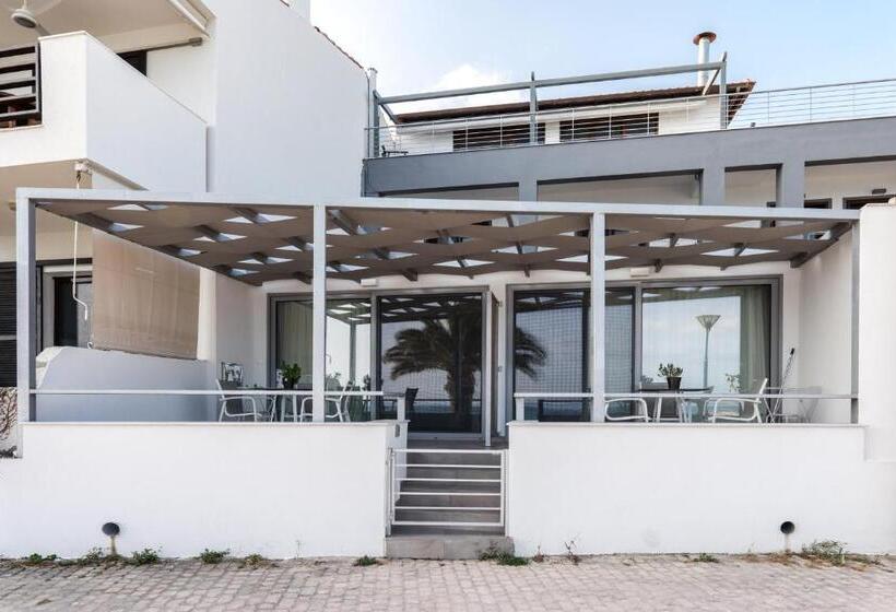 Studio Standard cu Priveliște către Mare, Mougre Studios