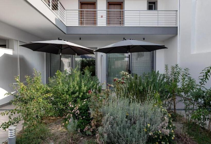 Studiou Standard cu Vedere la Grădină, Mougre Studios