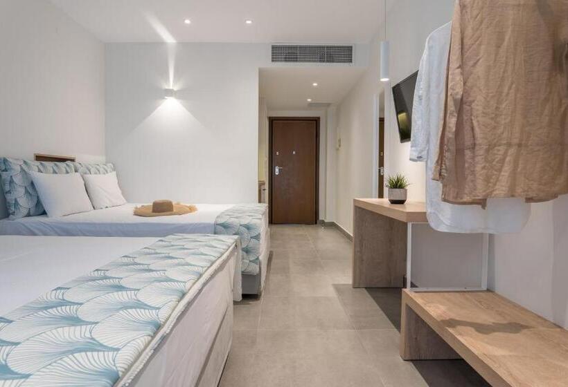 Cameră cvadruplă standard cu balcon, Mougre Studios