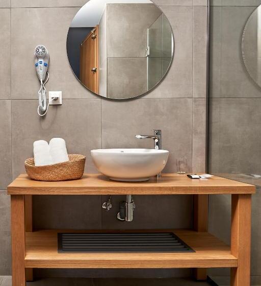 Studio Standard cu Priveliște către Mare, Mougre Studios