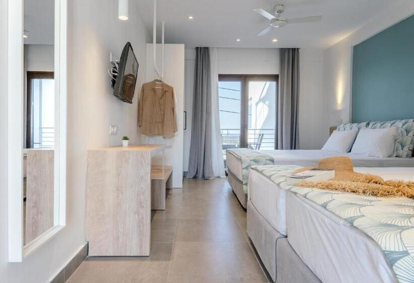 Cameră cvadruplă standard cu balcon, Mougre Studios