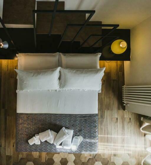 اتاق سوپریور خانوادگی, Catania House