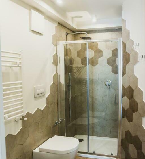 اتاق خانوادگی, Catania House