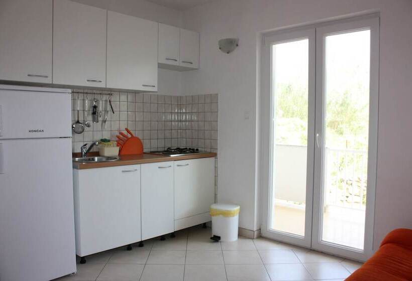 آپارتمان 1 خوابه, Apartments Miki Pag