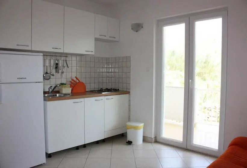 آپارتمان 1 خوابه, Apartments Miki Pag