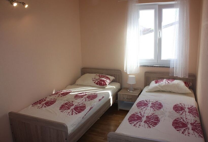 آپارتمان 3 خوابه, Apartments Miki Pag