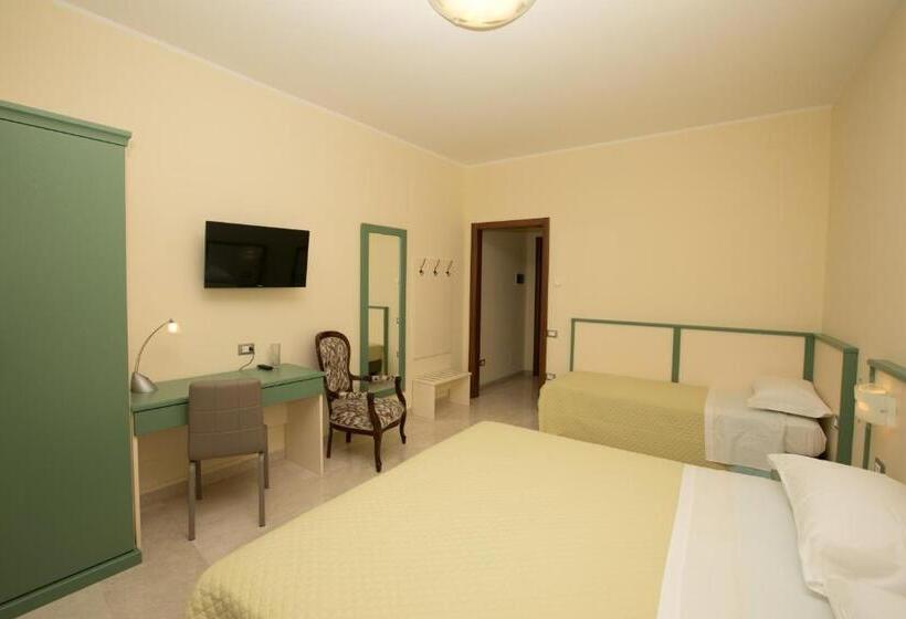 اتاق استاندارد سه نفره, B&b Ponte Capograssi