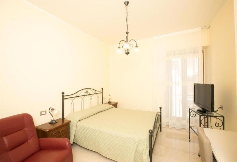 חדר סטנדרט לארבעה, B&b Ponte Capograssi