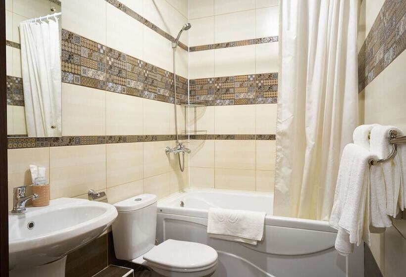 اتاق استاندارد سه نفره, Extra