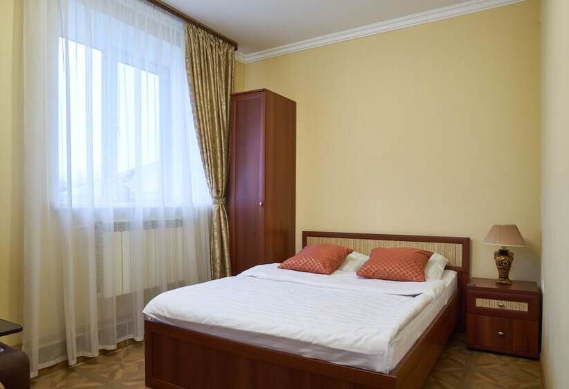 اتاق استاندارد سه نفره, Extra