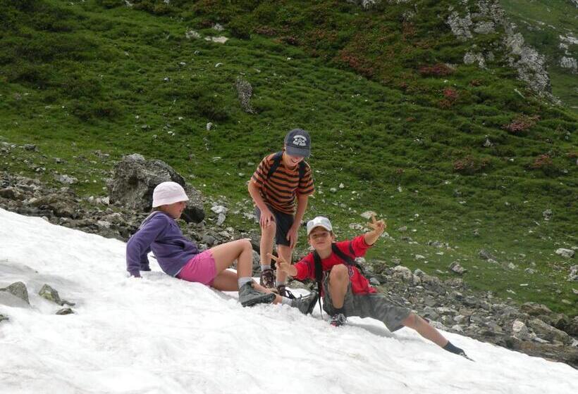 غرفة قياسية رباعية, Garni Civetta