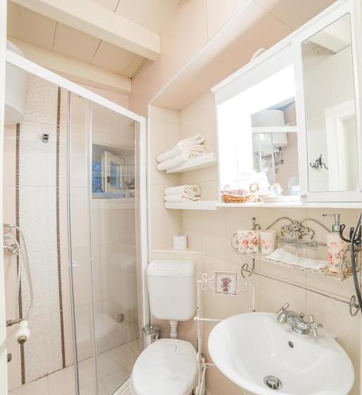 Comfort Szoba, Villa Segalla