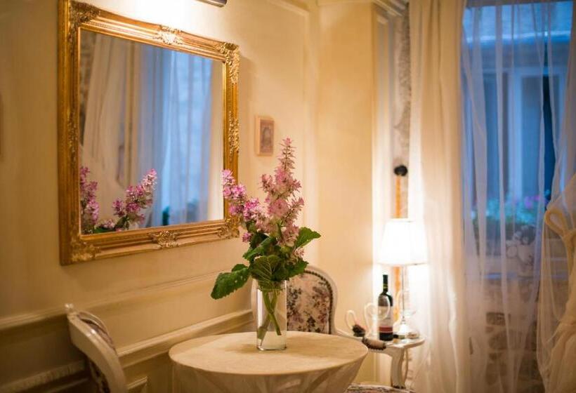 Comfort Szoba, Villa Segalla