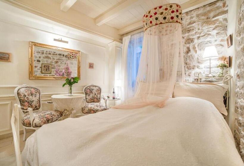 Comfort Szoba, Villa Segalla