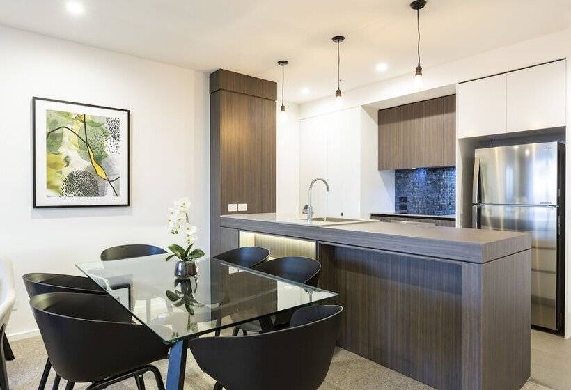 דירת חדר, Qube Broadbeach