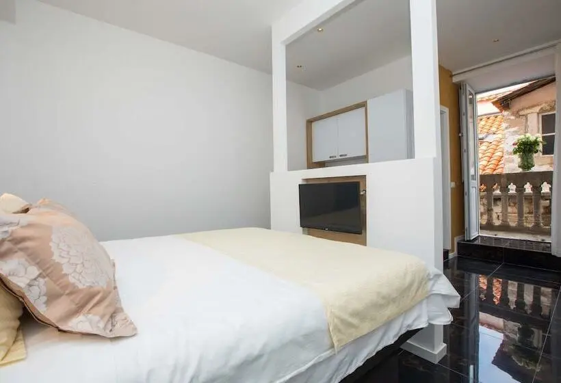 اتاق لوکس با تخت بزرگ, Soleil Luxury Rooms Old Town