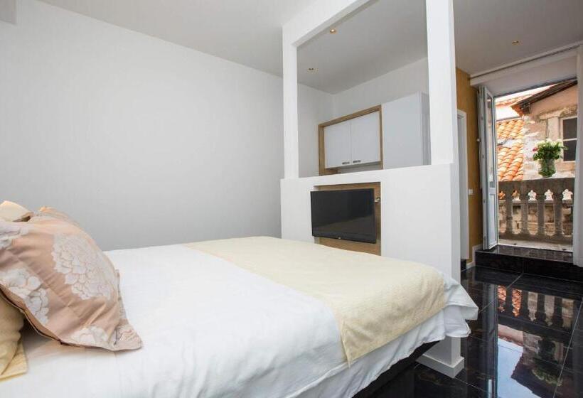 اتاق لوکس با تخت بزرگ, Soleil Luxury Rooms Old Town