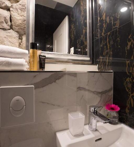 اتاق لوکس با تخت بزرگ, Soleil Luxury Rooms Old Town