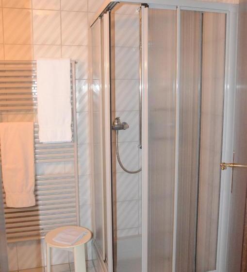 Standardzimmer, Gasthof Lowen Worb Bei Bern