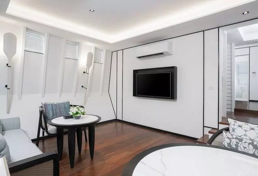 سوییت با چشم‌انداز دریا, Melia Koh Samui