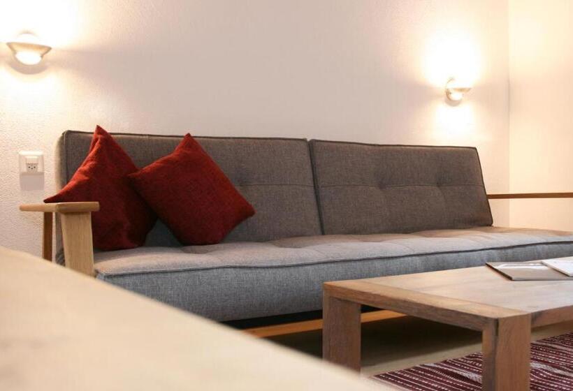 디럭스 룸, Solaria