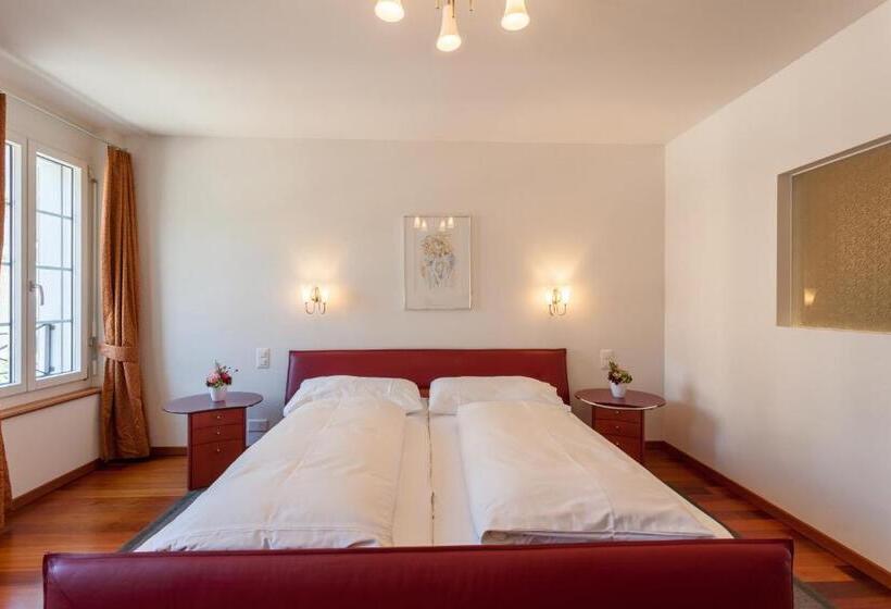 جناح جونيور مزوَّد بشرفة, Weisses Rössli Swiss Quality