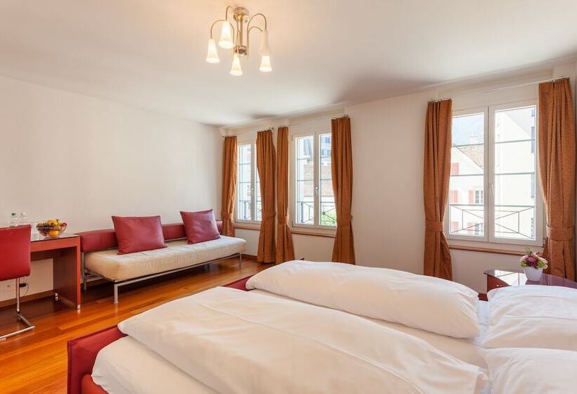 جناح جونيور مزوَّد بشرفة, Weisses Rössli Swiss Quality