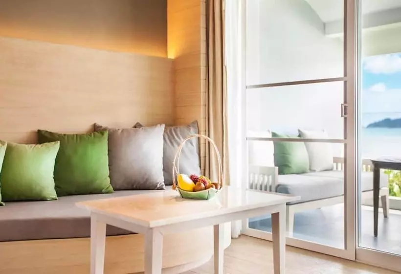 オーシャンビューデラックスルームバルコニー付き, Amari Phuket