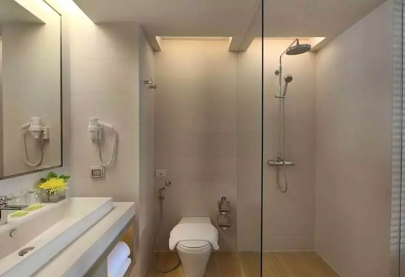 オーシャンビューデラックスルームバルコニー付き, Amari Phuket