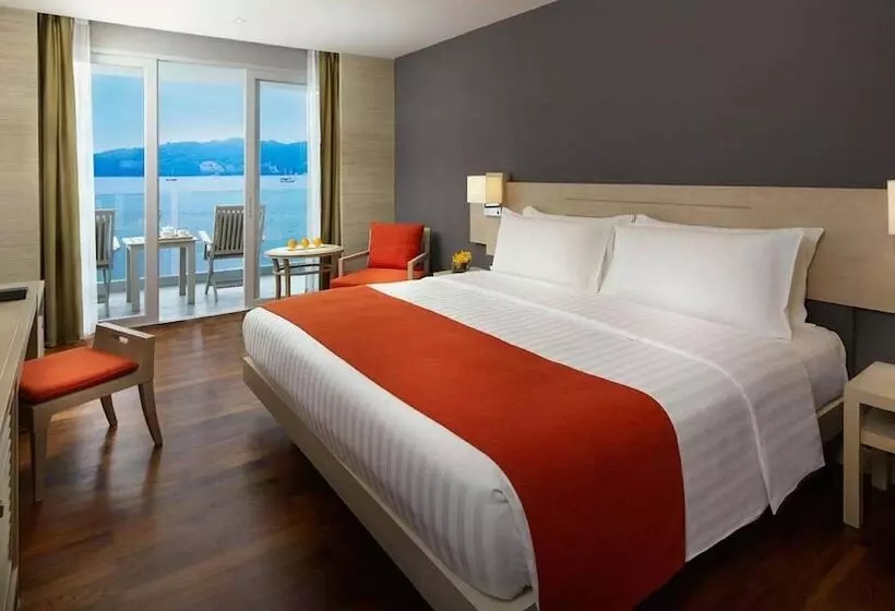 バルコニーつきオーシャンビュースーペリアルーム, Amari Phuket