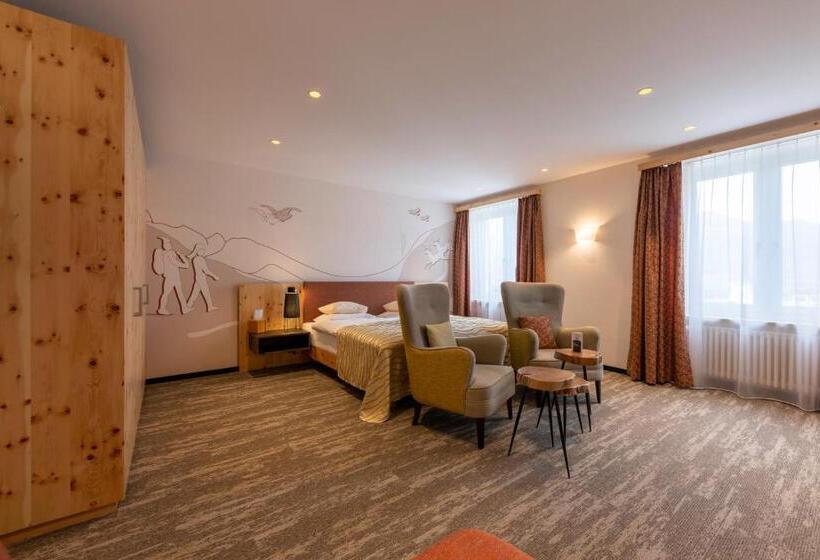 Номер Deluxe, Sporthotel Pontresina