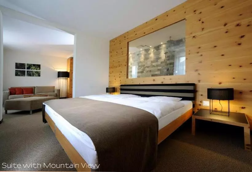 سوییت با چشم‌انداز کوه, Sporthotel Pontresina